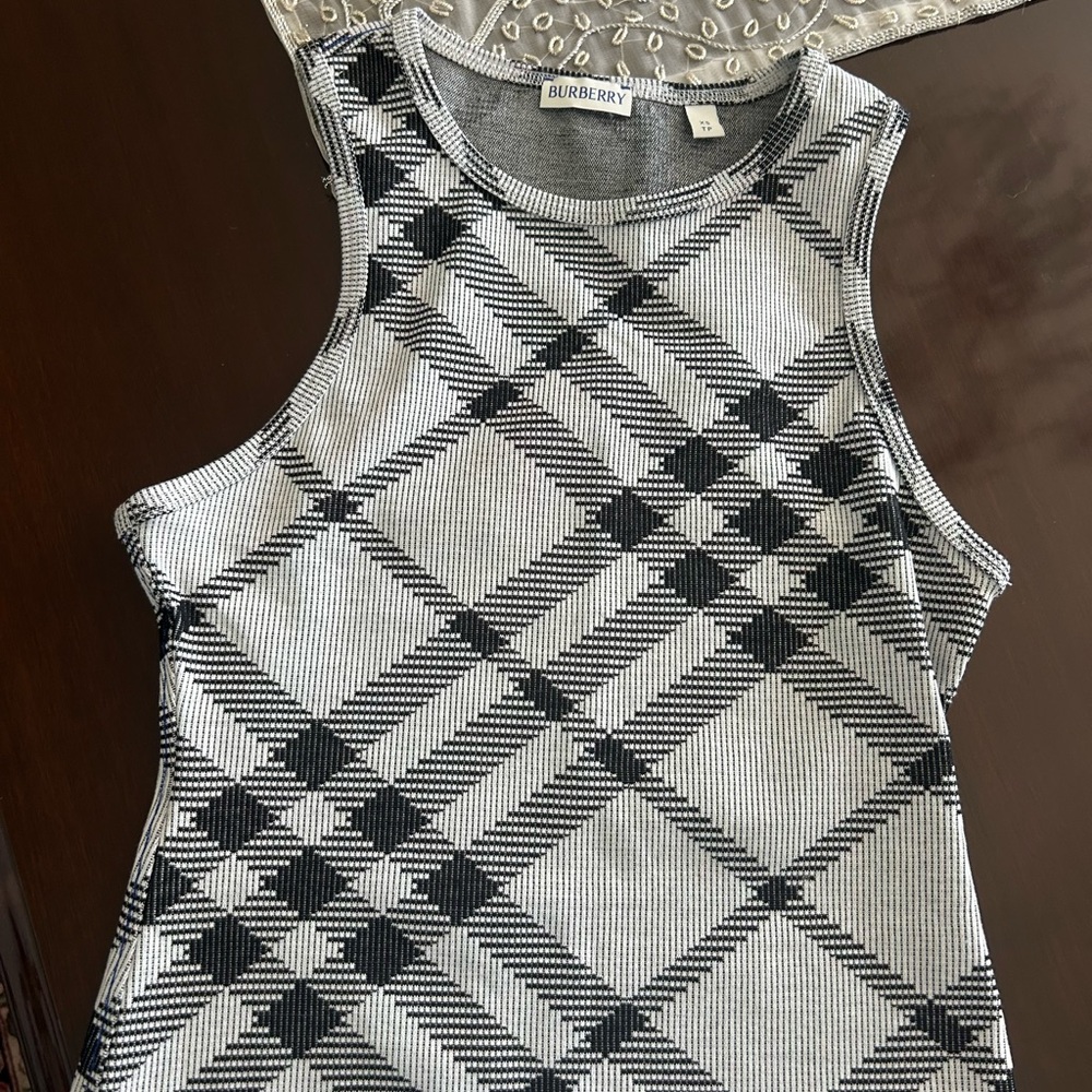 Burberry Black and Gray Geometric Knit Top size XS